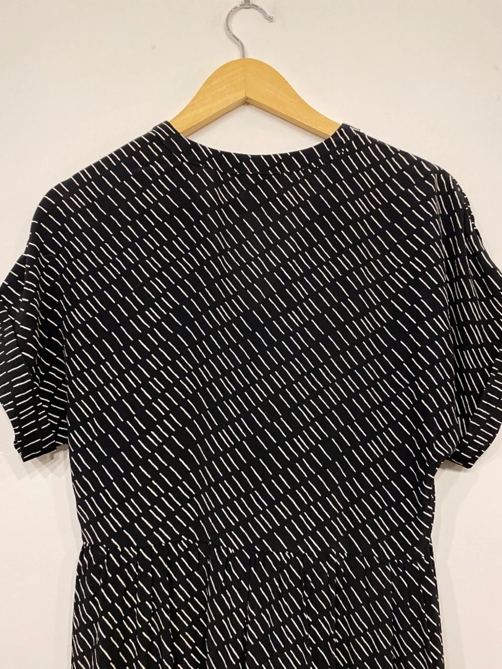 Whistles Tiered Geo Print Black and White Midi Dress Size US 4 - Picture 7 of 8